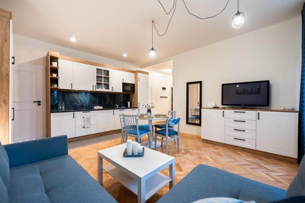 Old Town Eclectic Apartment For 6 People Warsaw Luaran gambar