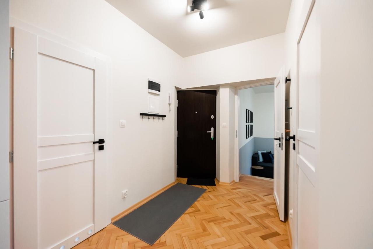 Old Town Eclectic Apartment For 6 People Warsaw Luaran gambar